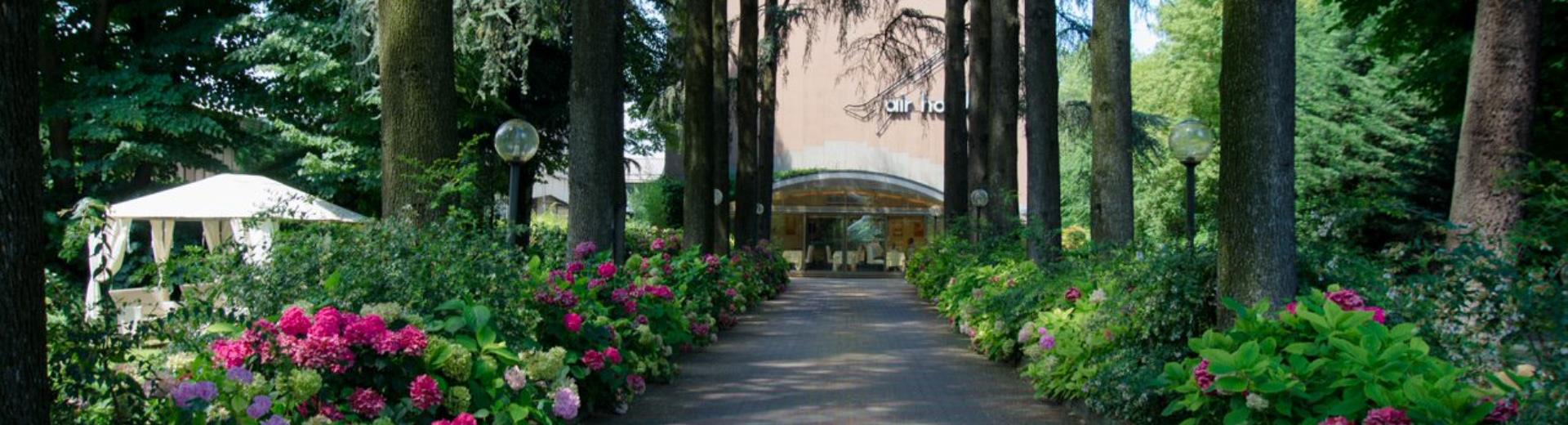 Il BW Air Hotel Linate si trova a soli 500 metri dall''aeroporto di Milano Linate, immerso nel verde, per un soggiorno di comfort e relax.
